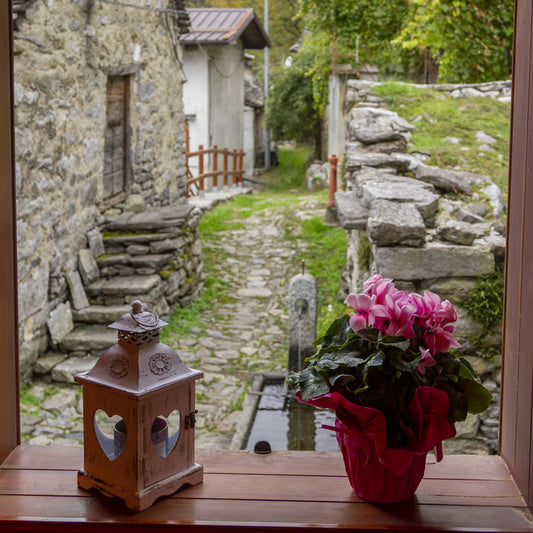 [ "RIFUGIO DELLA FONTANA" // SCHIERANCO-VALLE ANTRONA ]