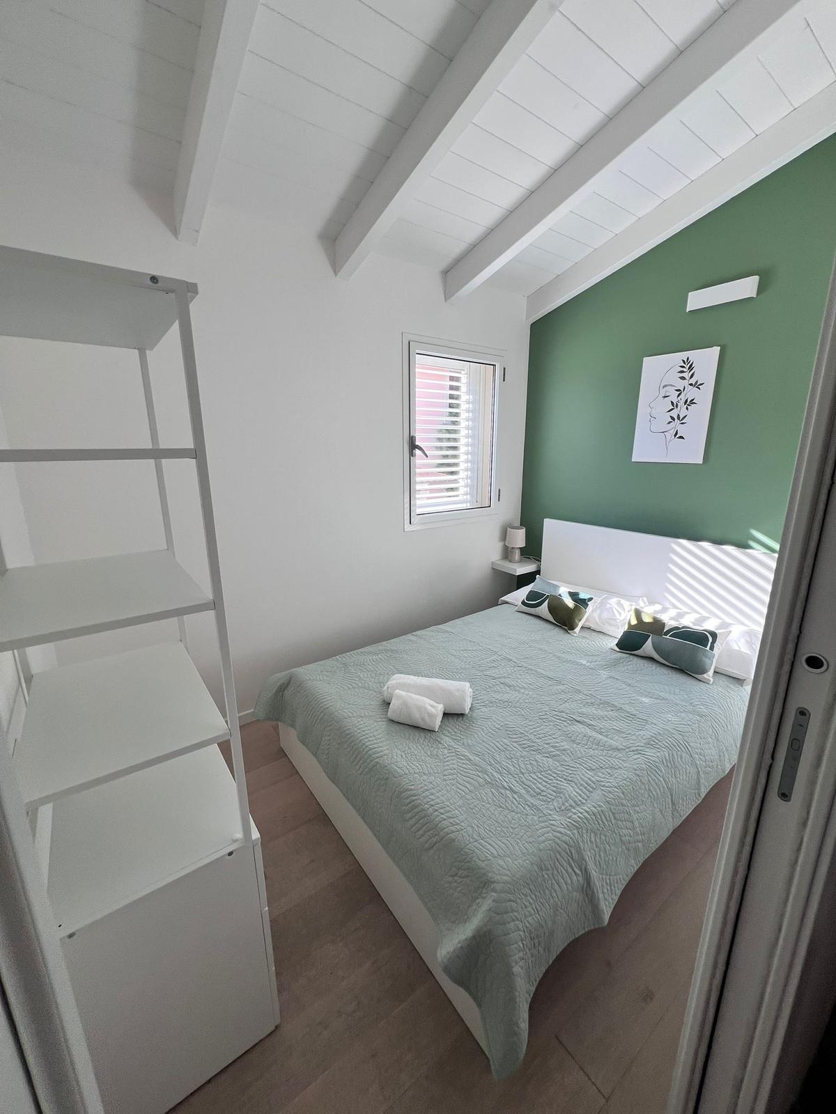 [ SUPERIOR VILLA "JACUZZI" GOLFO ARANCI ]