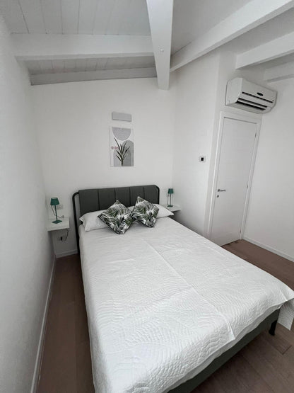 [ SUPERIOR VILLA "JACUZZI" GOLFO ARANCI ]