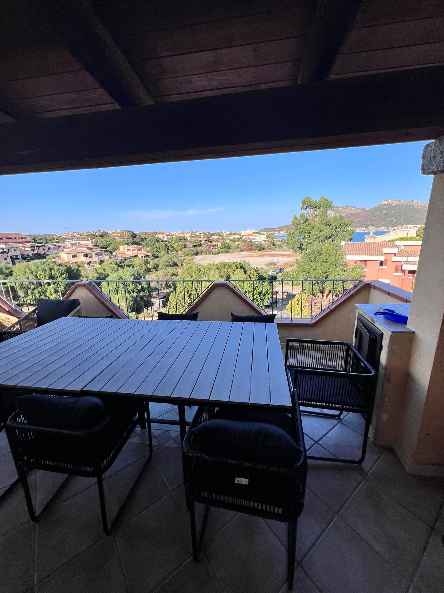 [ "CASA MARINA" // GOLFO ARANCI ]