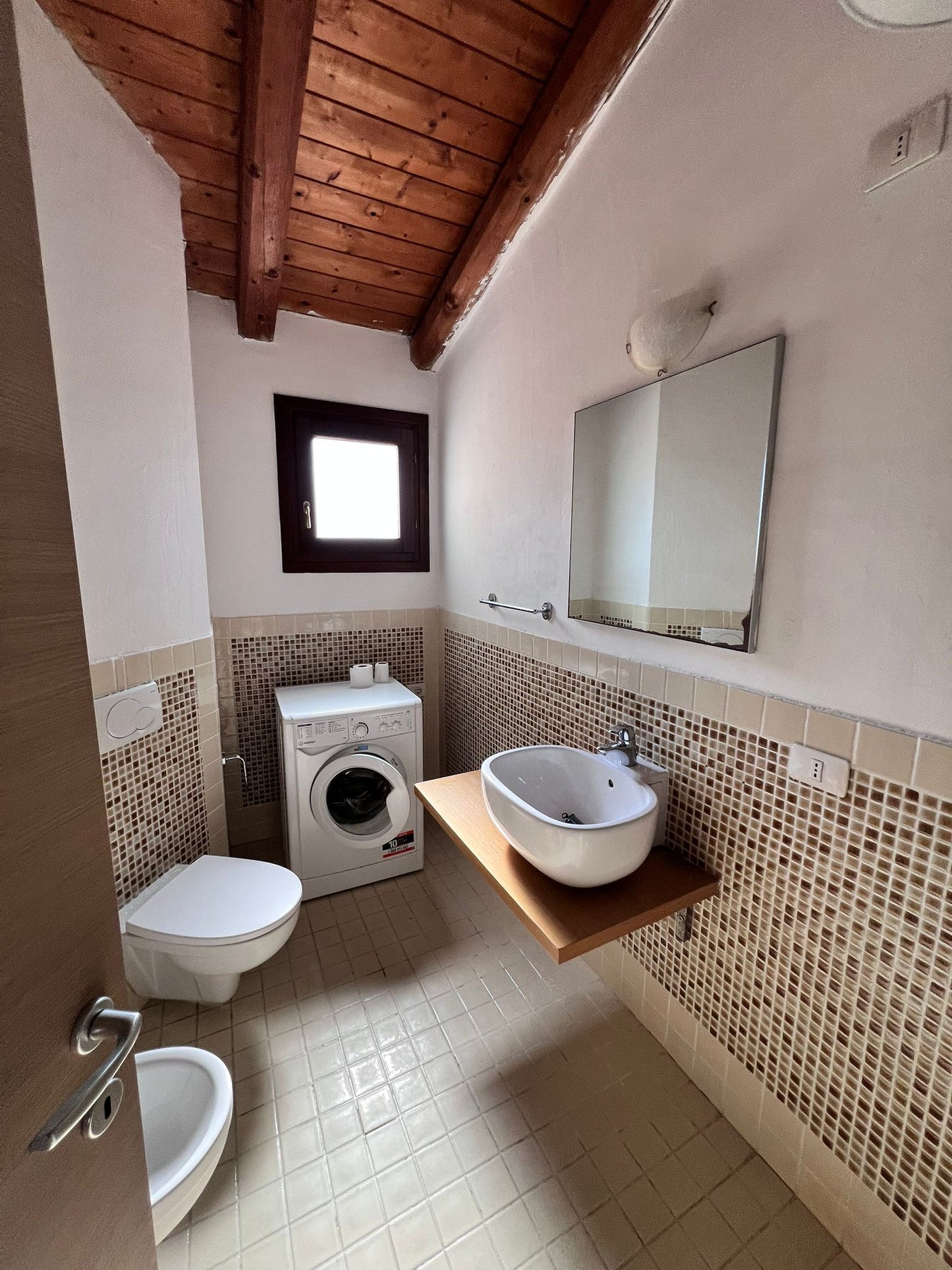 [ "CASA MARINA" // GOLFO ARANCI ]