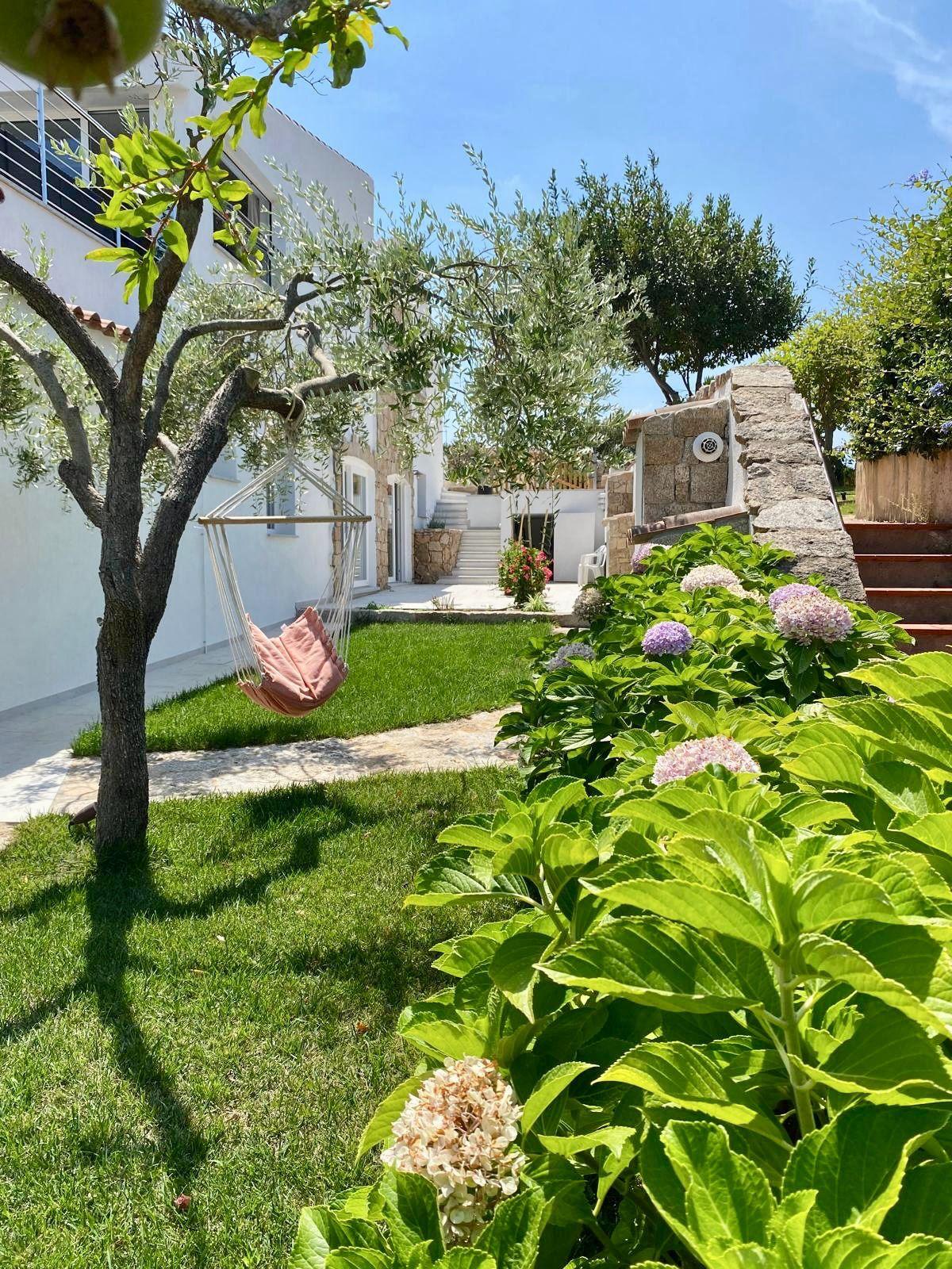 [ "VILLA PANTELLERIA GARDEN" // CANNIGIONE ]