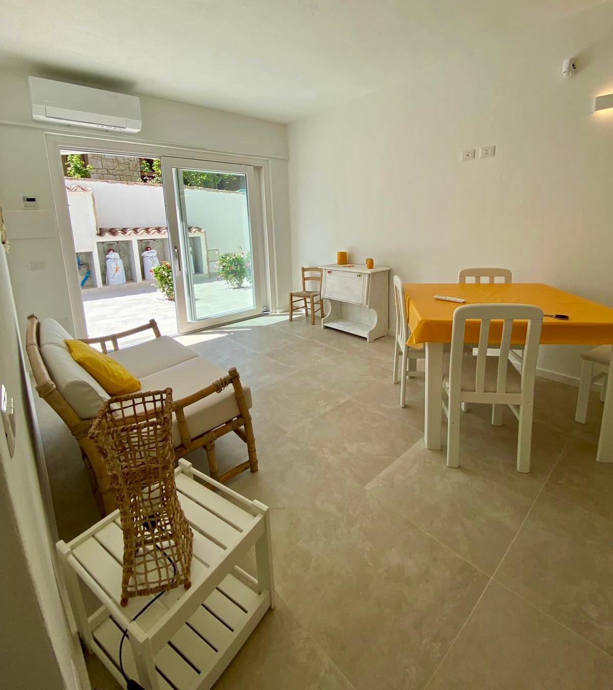 [ "VILLA PANTELLERIA GARDEN" // CANNIGIONE ]