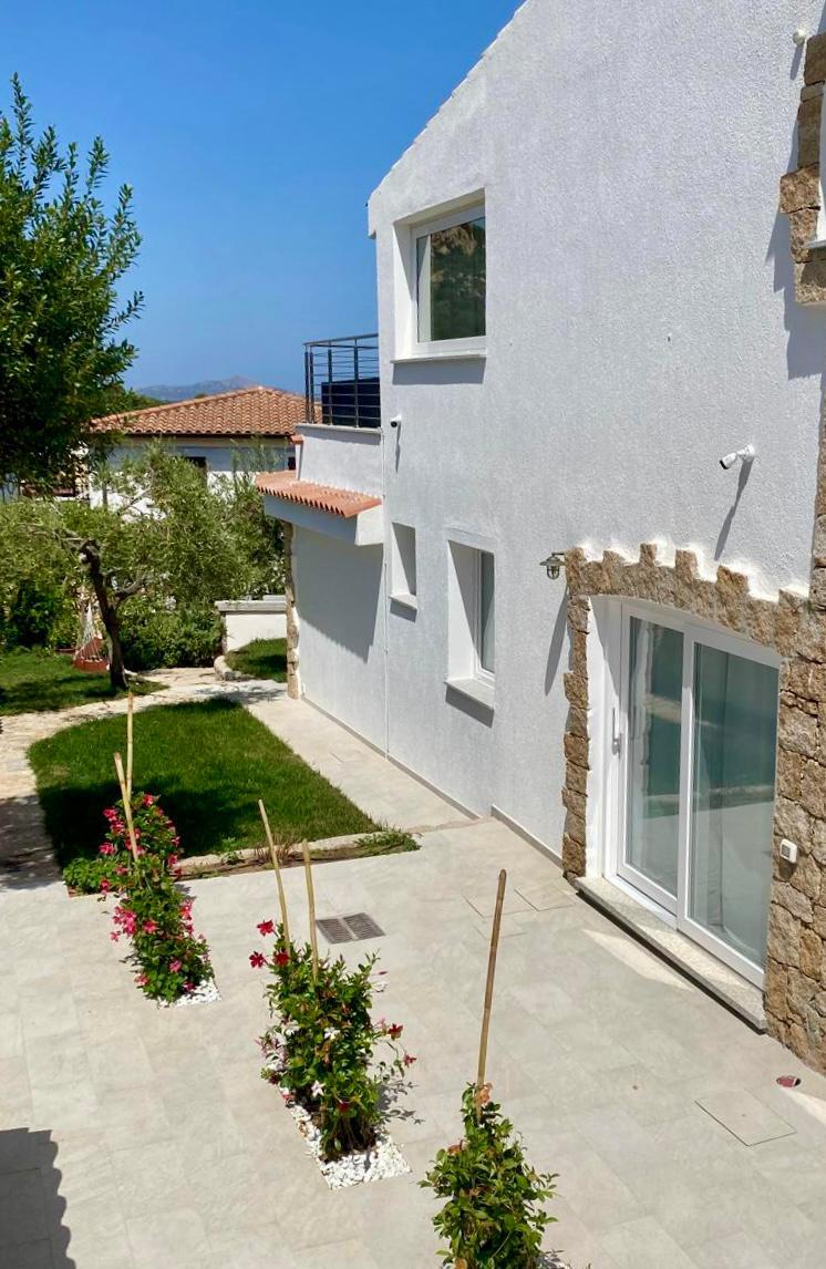 [ "VILLA PANTELLERIA GARDEN" // CANNIGIONE ]