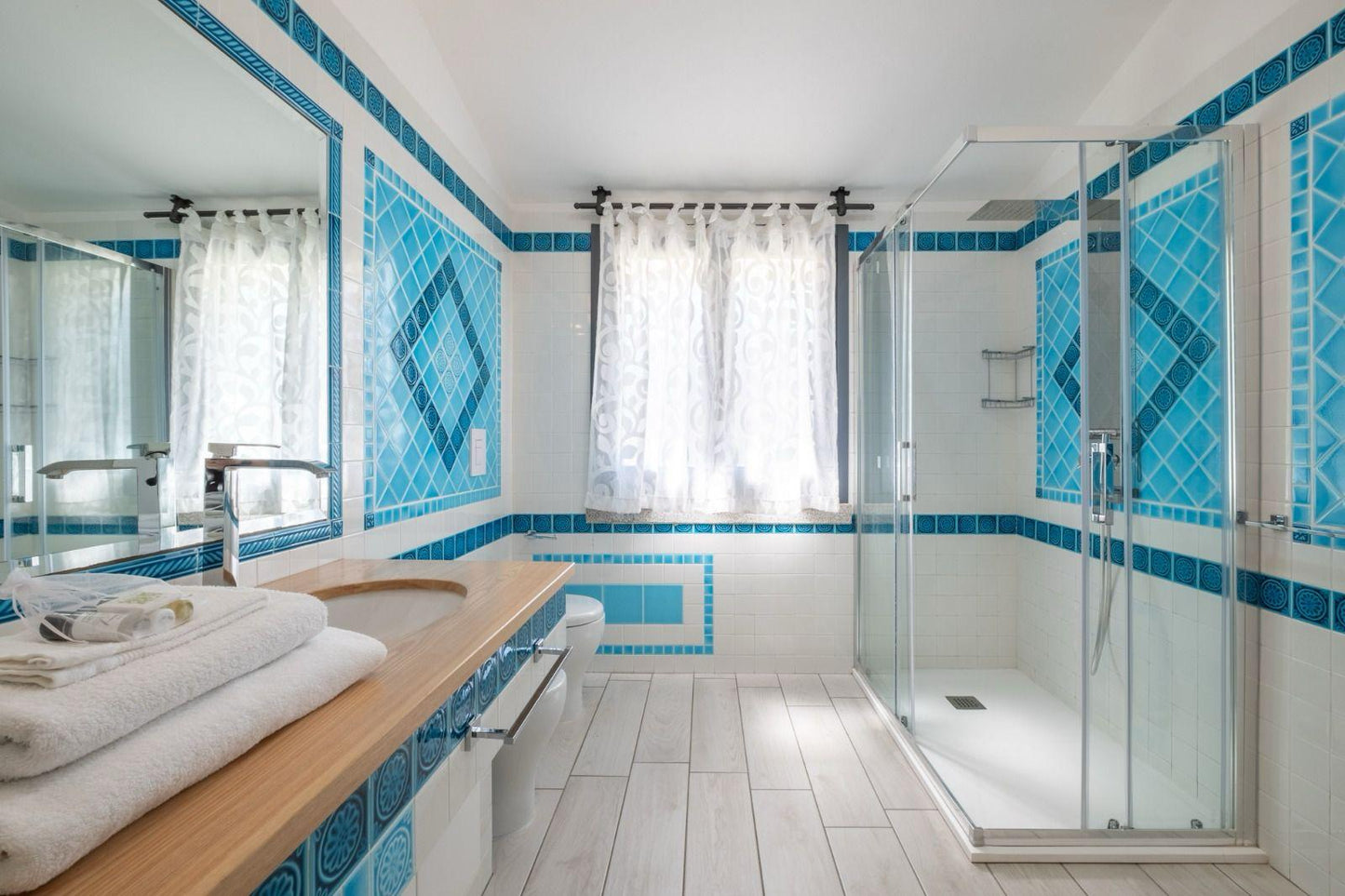 [ "VILLA EXCLUSIVE RESORT IS MOLAS" // PULA ]