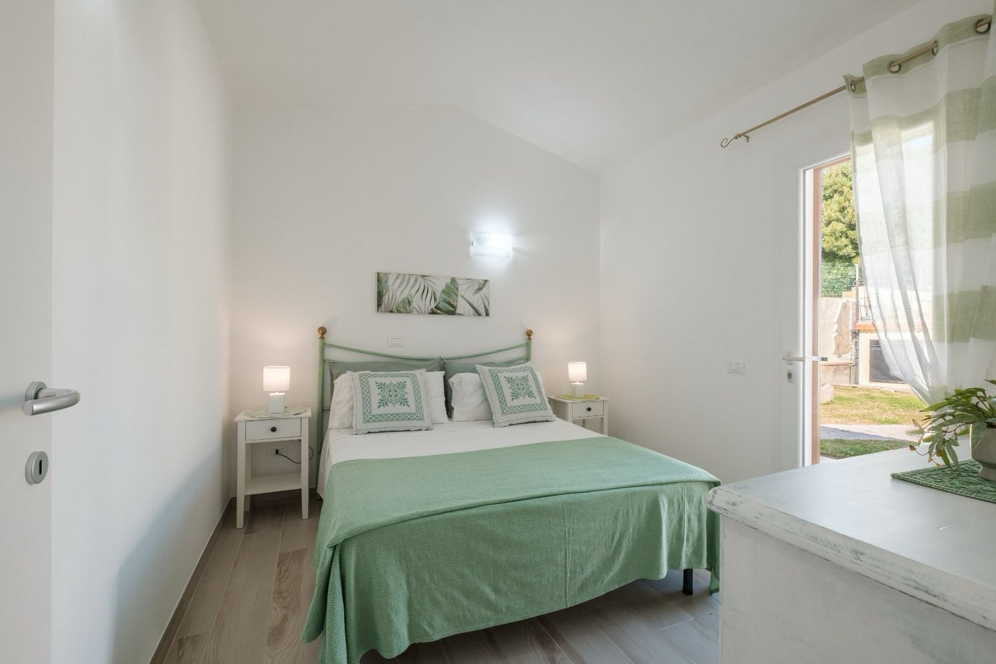 [ "VILLA COSTAREI" // COSTAREI ]