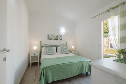 [ "VILLA COSTAREI" // COSTAREI ]