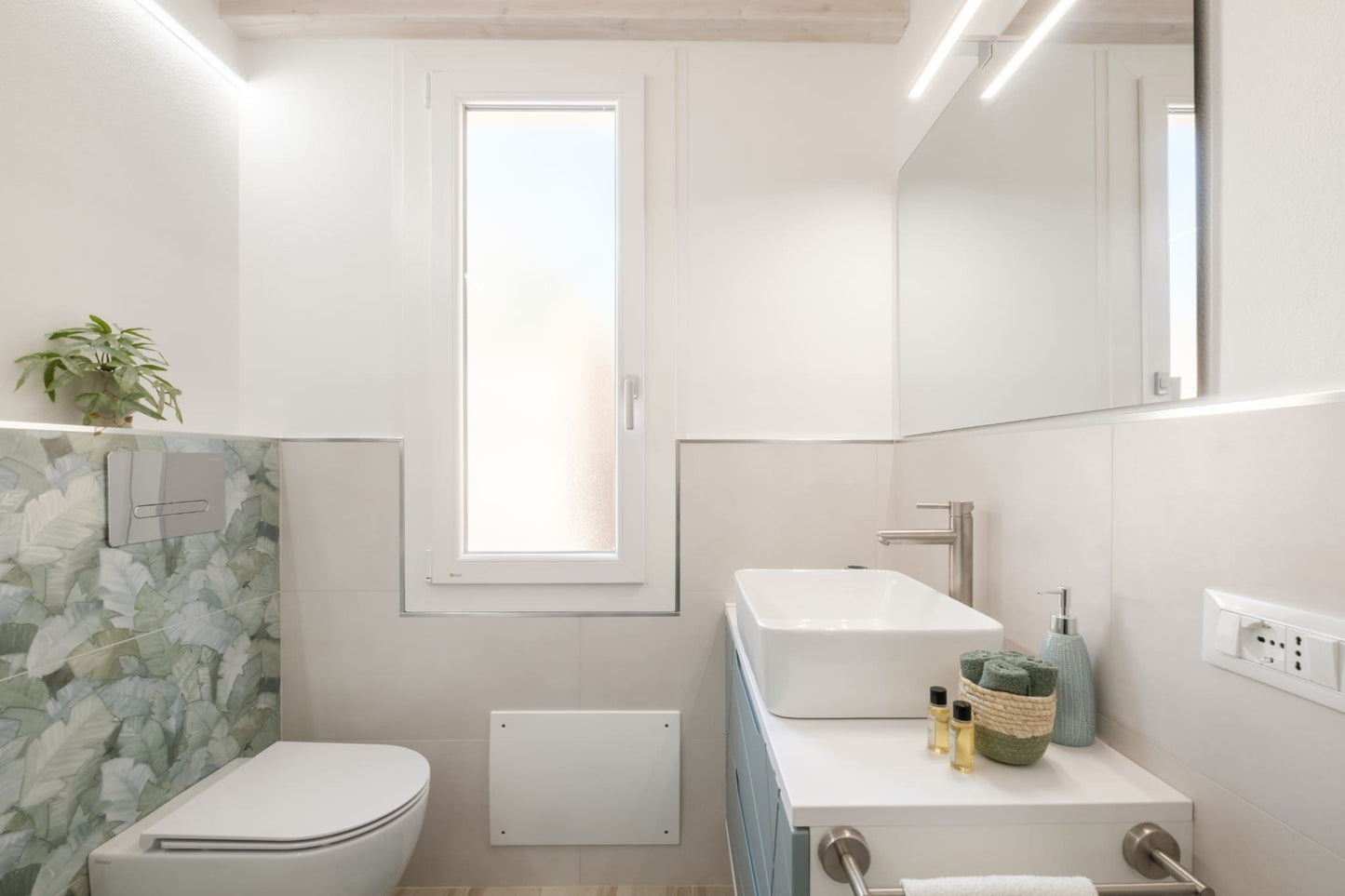 [ "VILLA COSTAREI" // COSTAREI ]