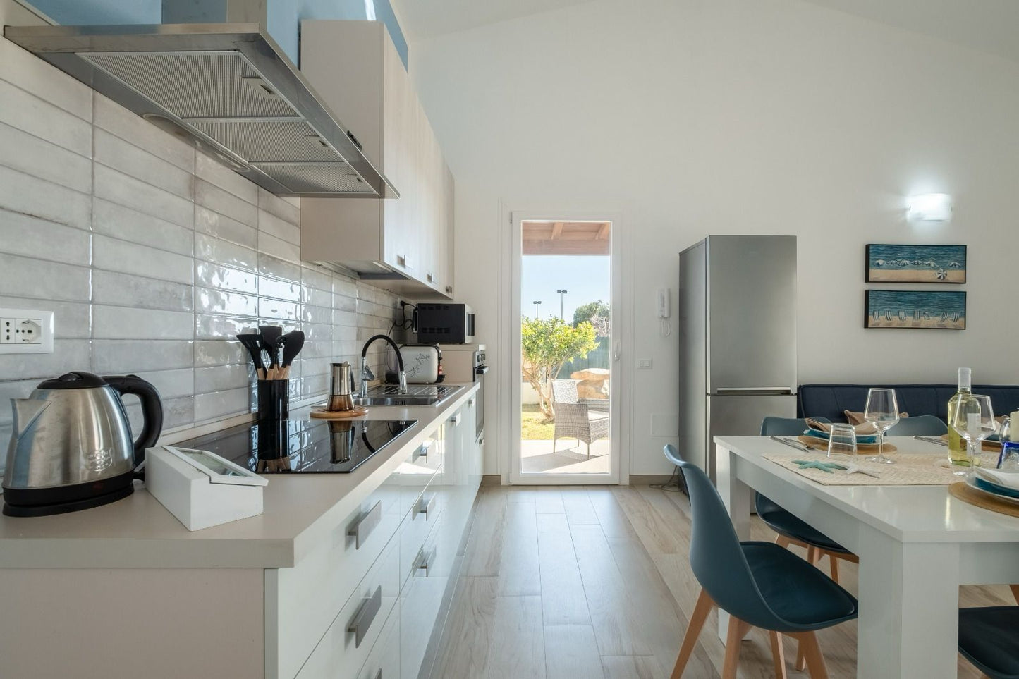 [ "VILLA COSTAREI" // COSTAREI ]
