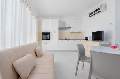 [ APARTMENT SUPERIOR "JACUZZI" GOLFO ARANCI ]