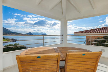 [ SUPERIOR VILLA "JACUZZI" GOLFO ARANCI ]