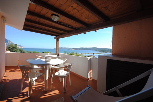 [ "PORTO TAVERNA" BILOCALE 150MT DAL MARE // PORTO TAVERNA ]