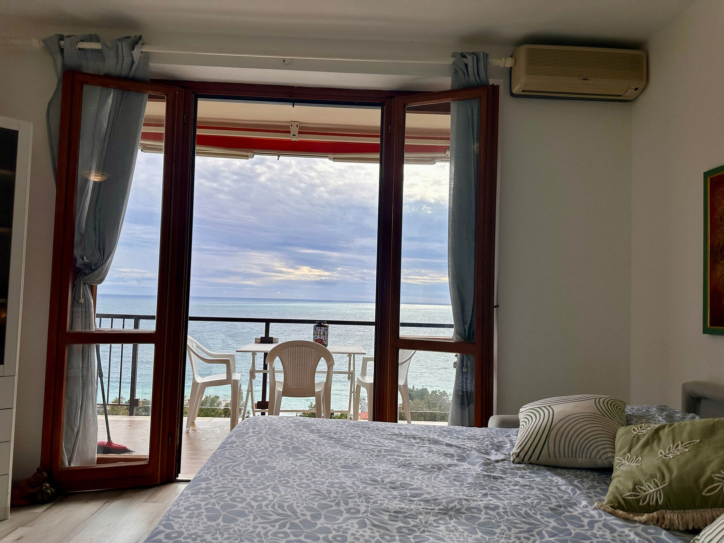 [ "OASI RIVIERA" VISTA MARE // SANREMO ]