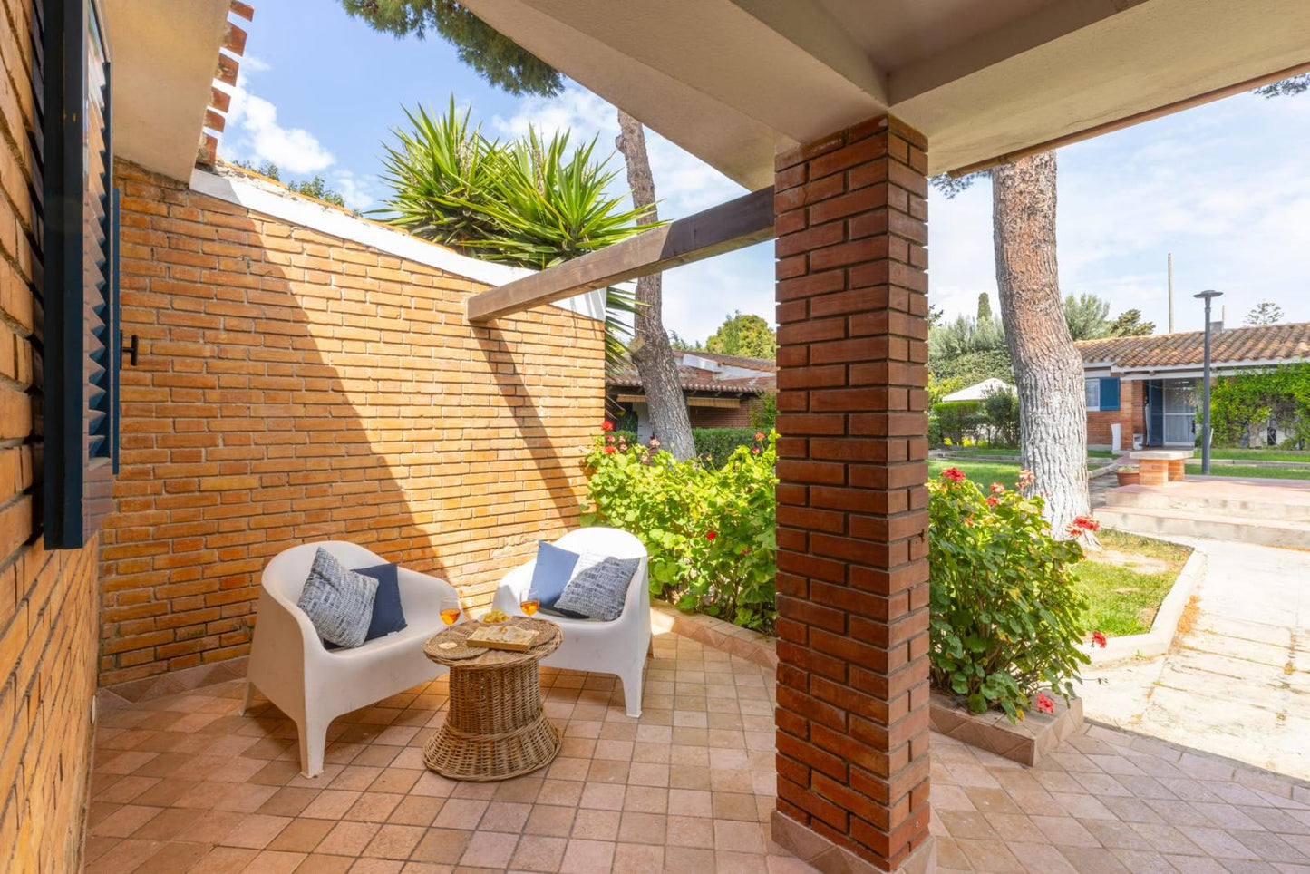 [ CASA VACANZA CON PISCINA // QUARTU SANT'ELENA ]