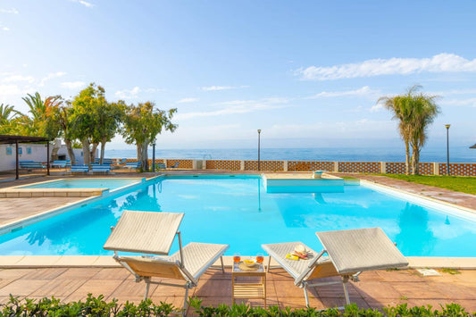 [ CASA VACANZA CON PISCINA // QUARTU SANT'ELENA ]