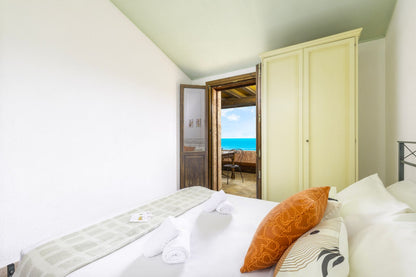 [ "CALA PORTO CORALLO" // VILLA PUTZU ]