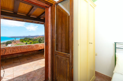 [ "CALA PORTO CORALLO" // VILLA PUTZU ]