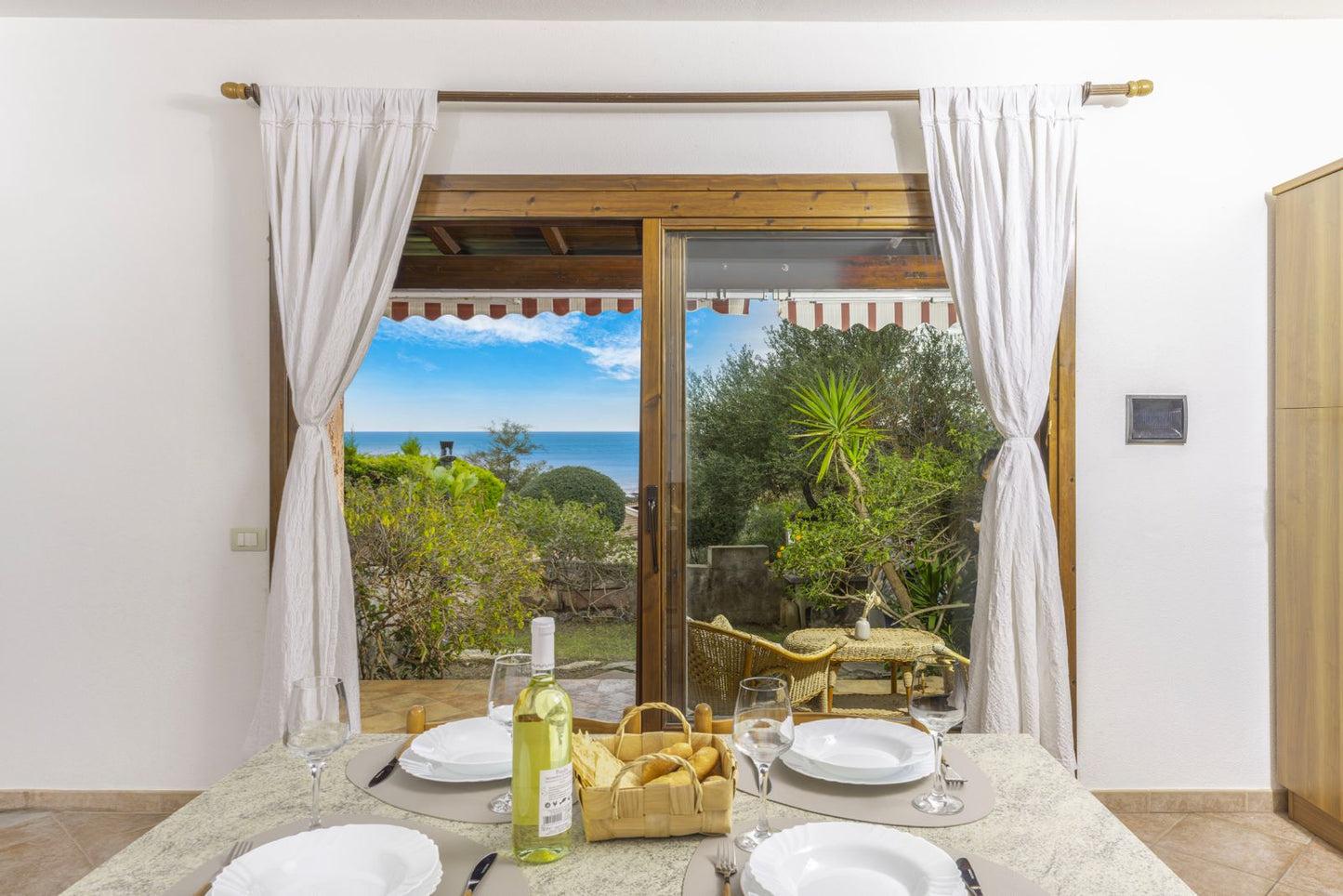 [ "CALA PORTO CORALLO" // VILLA PUTZU ]