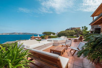 [ "TERRAZZA SUL MARE" // PUNTA SARDEGNA ]