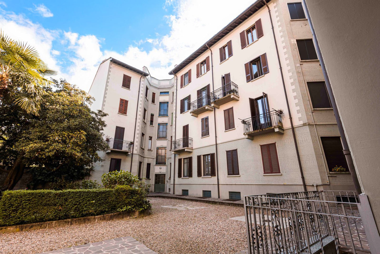 [ LUXURY APARTMENT MILANO // NAVIGLI ]