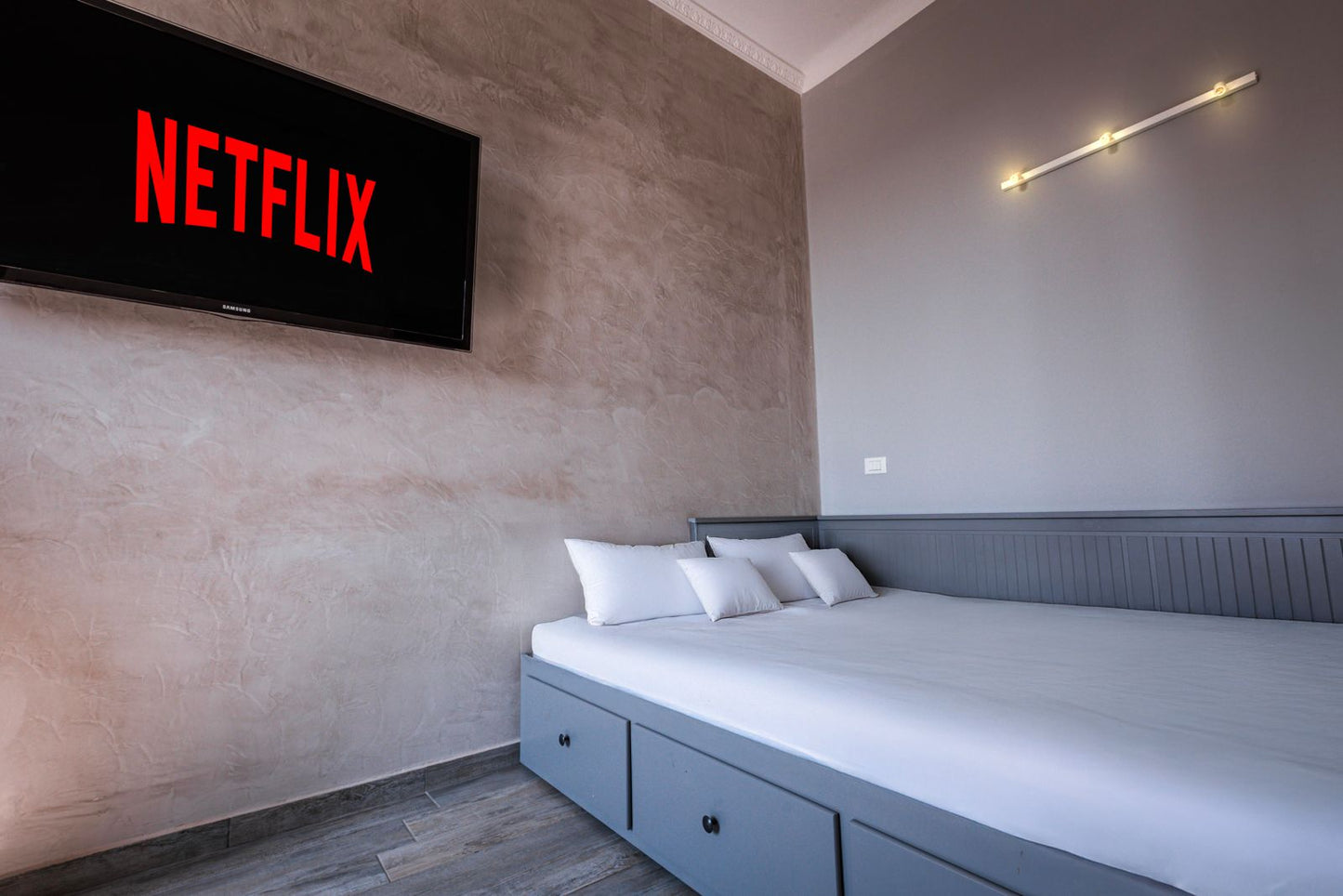 [ LUXURY APARTMENT MILANO // NAVIGLI ]