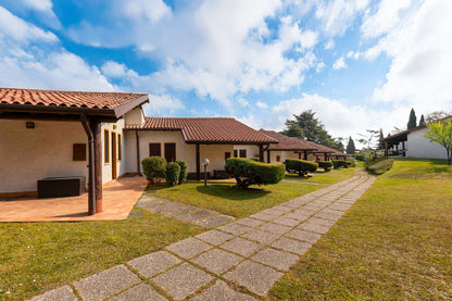 [ "VILLA A SOIANO" // LAGO DI GARDA" ]