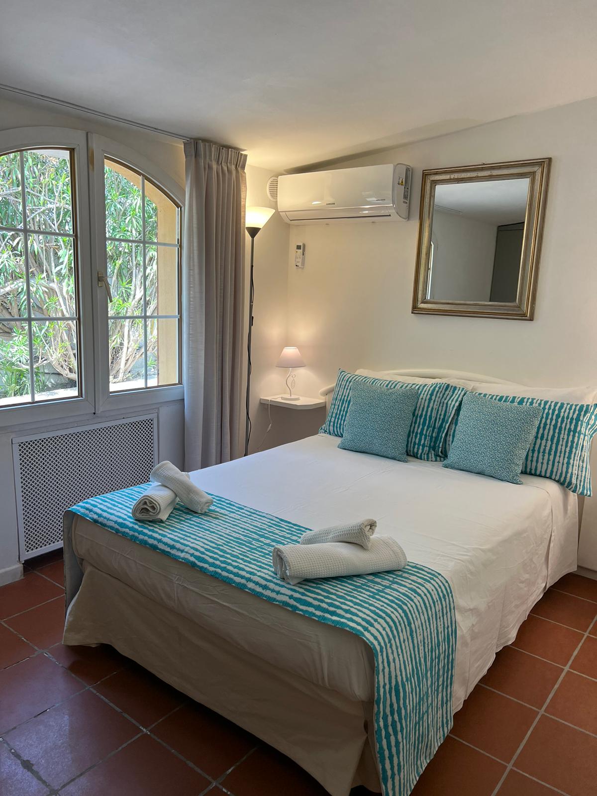 [ "VILLA OLEANDRA" TENNIS E PISCINA PRIVATA // QUARTU SANT'ELENA ]
