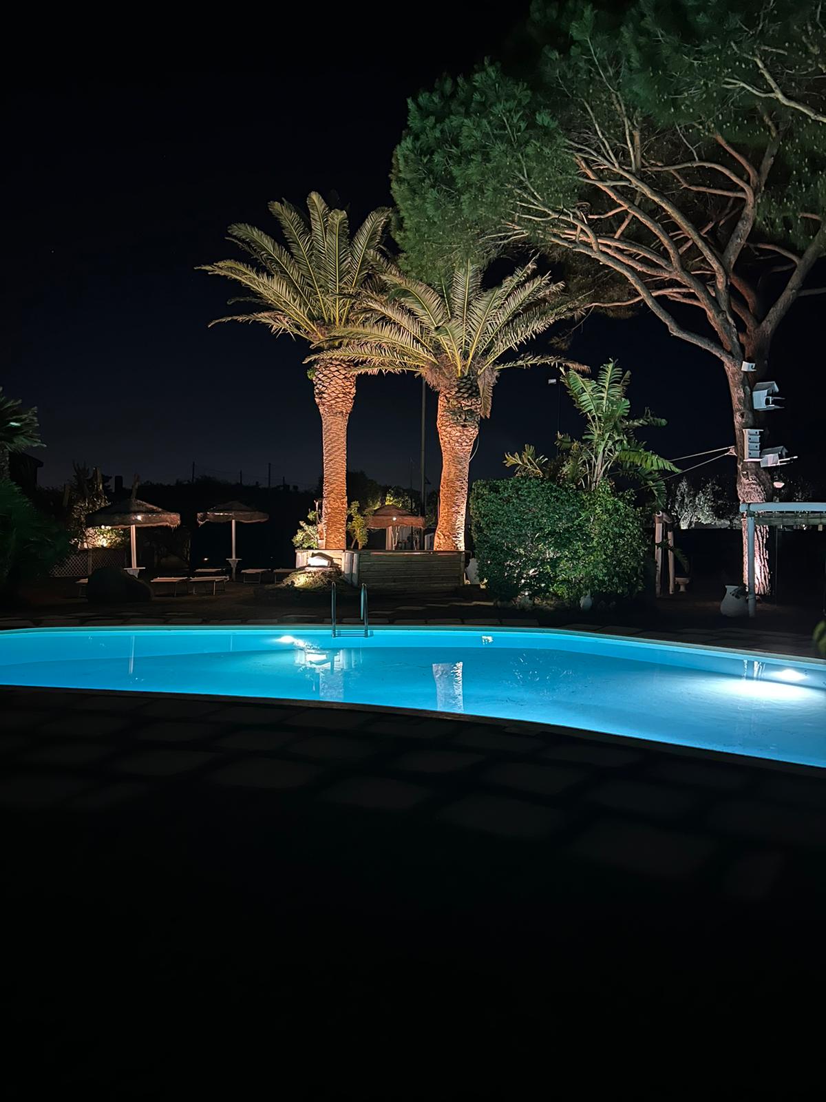 [ "VILLA OLEANDRA" TENNIS E PISCINA PRIVATA // QUARTU SANT'ELENA ]