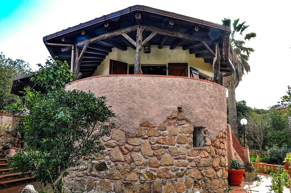 [ "VILLA PHI BEACH" VISTA MARE // BAJA SARDINIA ]