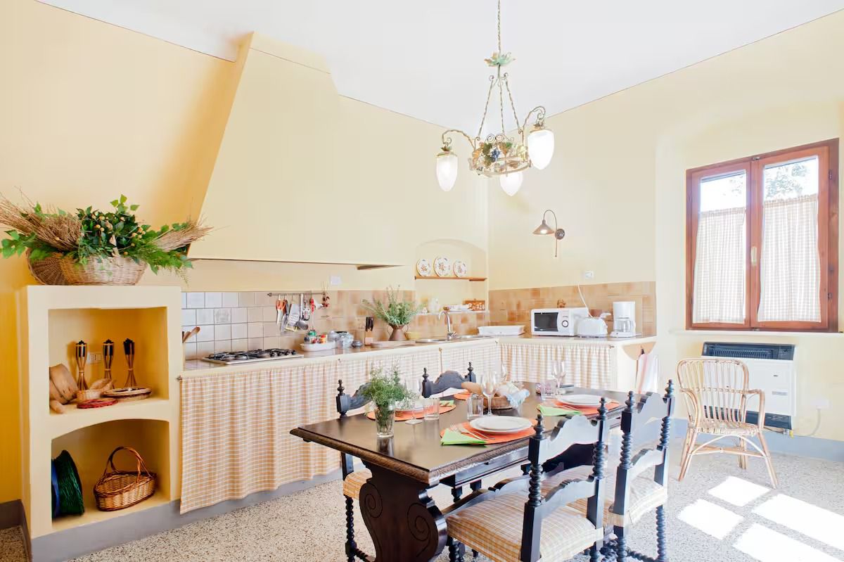 [ "BORGO LE QUERCE" // CECINA ]