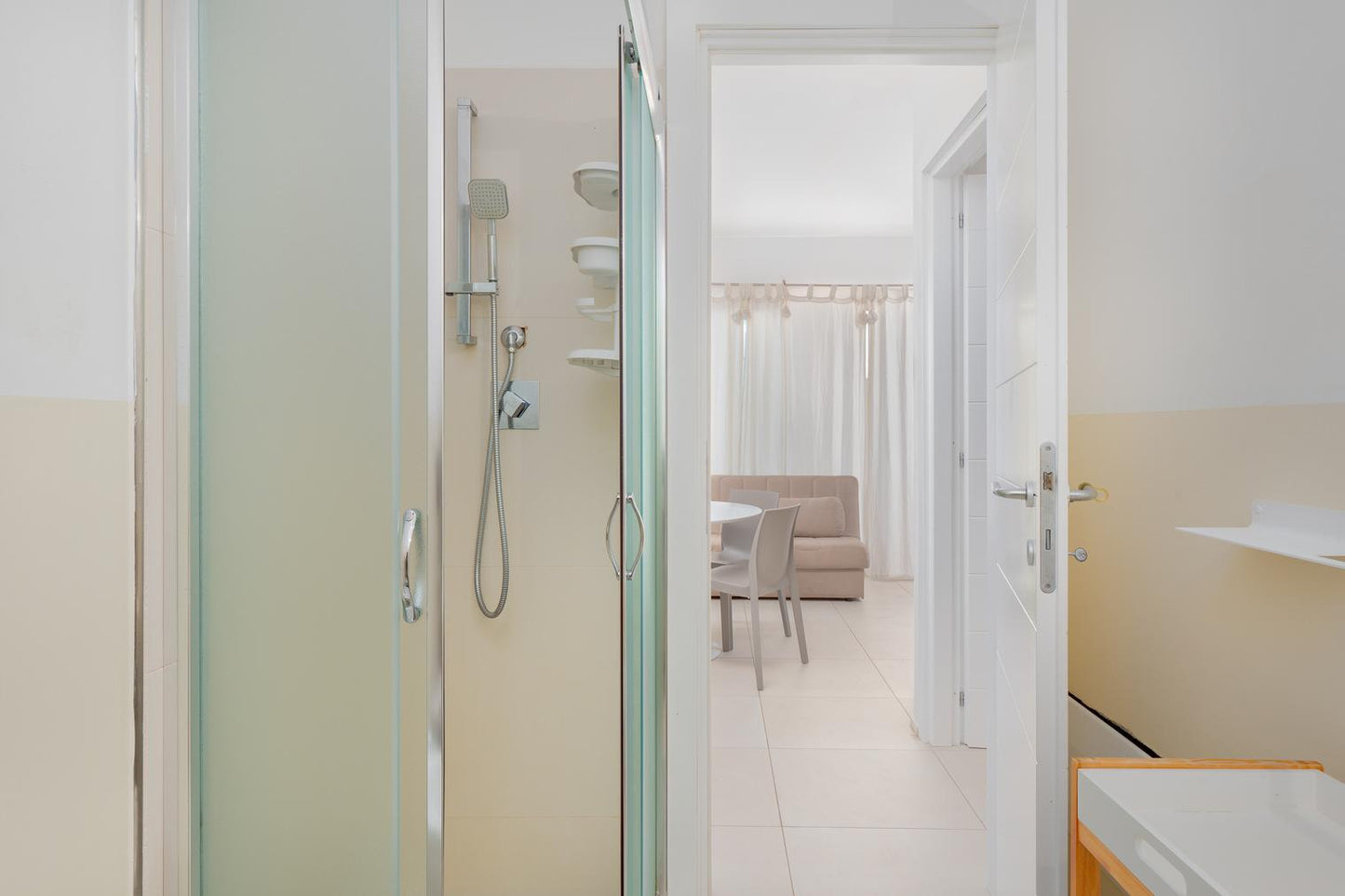 [ APARTMENT SUPERIOR "JACUZZI" GOLFO ARANCI ]