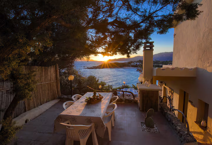 [ "VILLA CALA CATERINA" ACCESSO DIRETTO ALLA SPIAGGIA // VILLASIMIUS ]