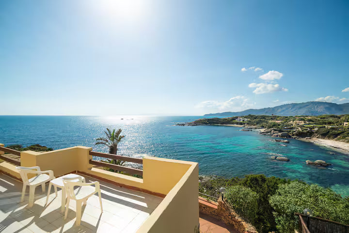 [ "VILLA CALA CATERINA" ACCESSO DIRETTO ALLA SPIAGGIA // VILLASIMIUS ]