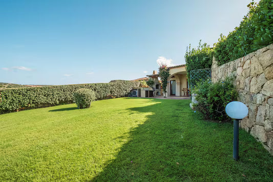 [ "VILLA VISTA MARE" PALAU ]