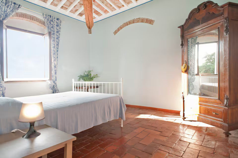 [ "BORGO LE QUERCE" // CECINA ]