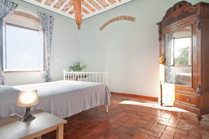 [ "BORGO LE QUERCE" // CECINA ]