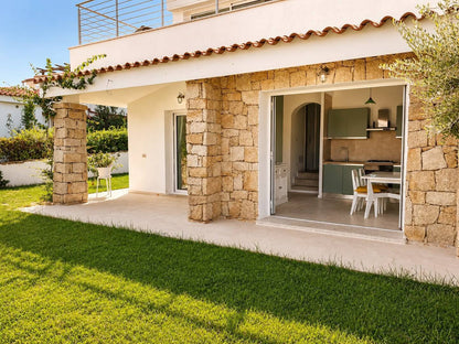 [ "VILLA PANTELLERIA GARDEN 15 PAX" // CANNIGIONE ]