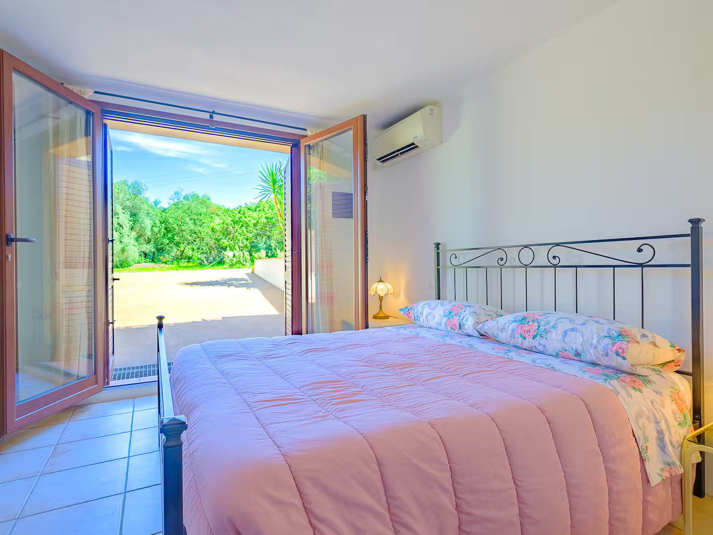 [ "VILLA SUGHERA" // OLBIA ]