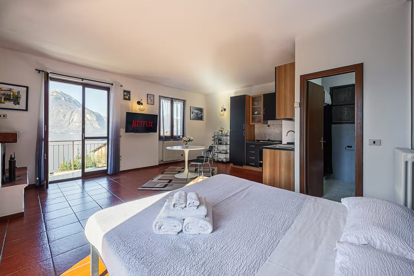 [ "APARTMENT VISTA LAGO" // LAGO DI COMO ]
