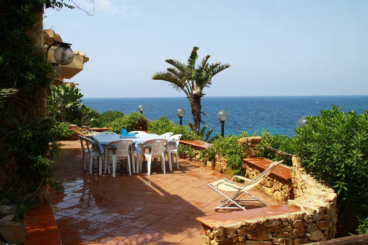 [ "VILLA CALA CATERINA" ACCESSO DIRETTO ALLA SPIAGGIA // VILLASIMIUS ]