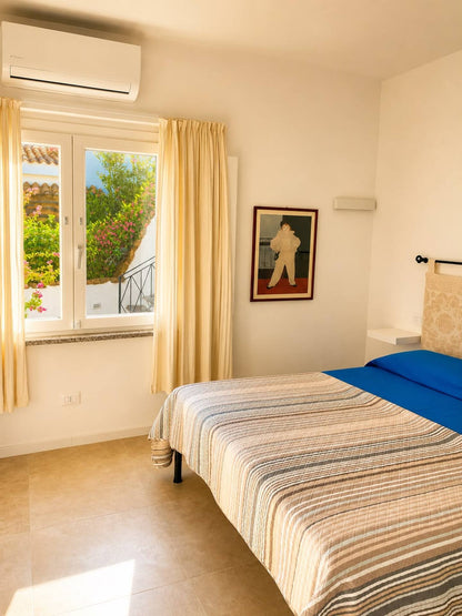 [ "VILLA PANTELLERIA GARDEN 15 PAX" // CANNIGIONE ]