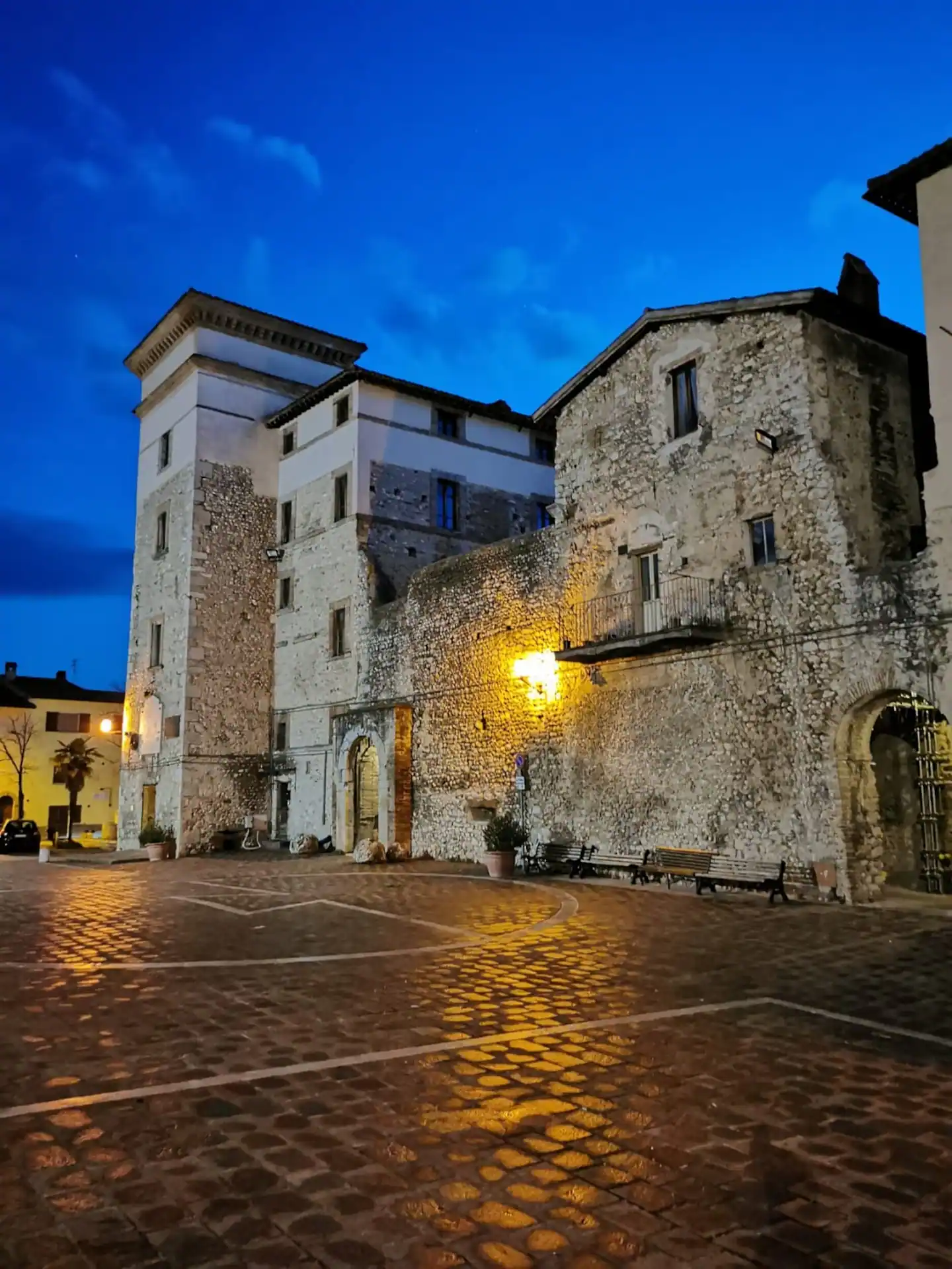 [ "DIMORA UMBRIA" // SPOLETO ]
