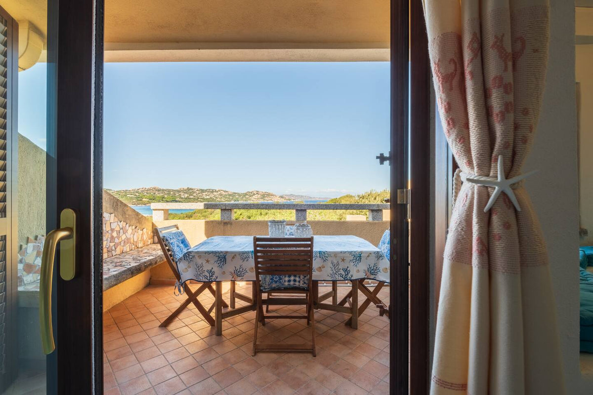[ "CASA AZZURRA" // PALAU]