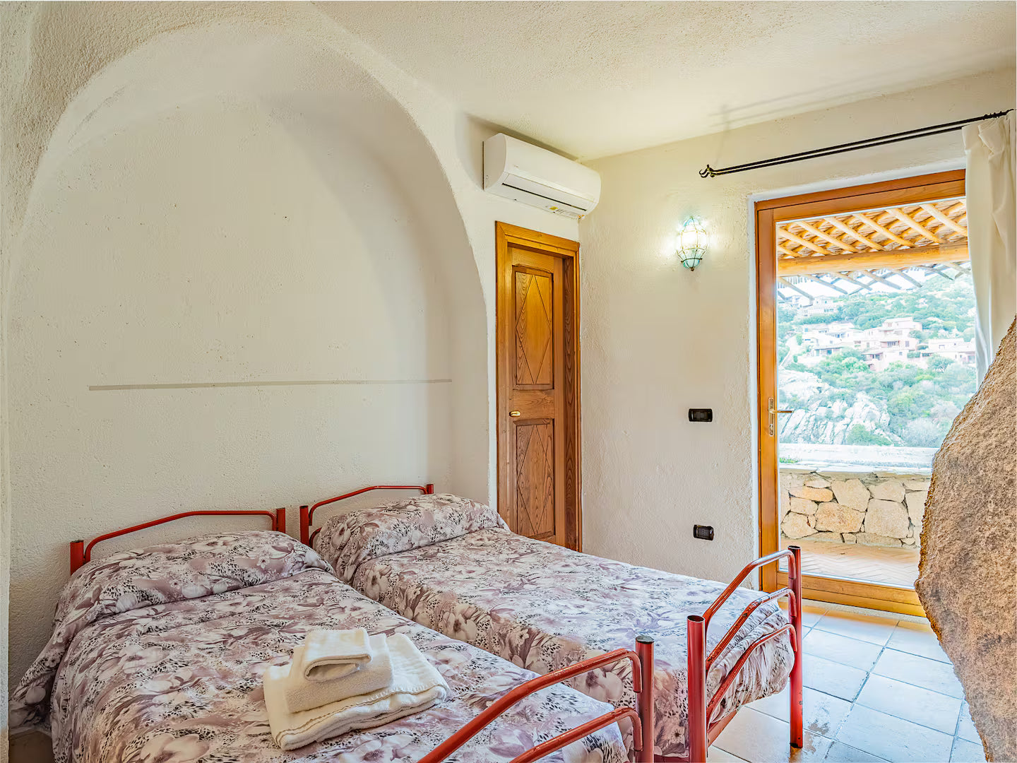 [ "VILLA PERLA 2" // PORTO CERVO ]