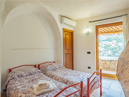 [ "VILLA PERLA 2" // PORTO CERVO ]