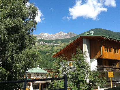 [ "APARTMENT NEVE BIANCA" // PEIO ]