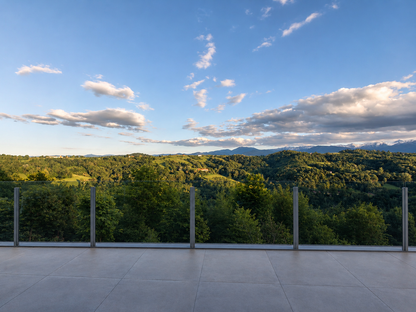 [ "VILLA BELVEDERE LANGHE" PISCINA PRIVATA E BAGNO TURCO // BRIAGLIA ]