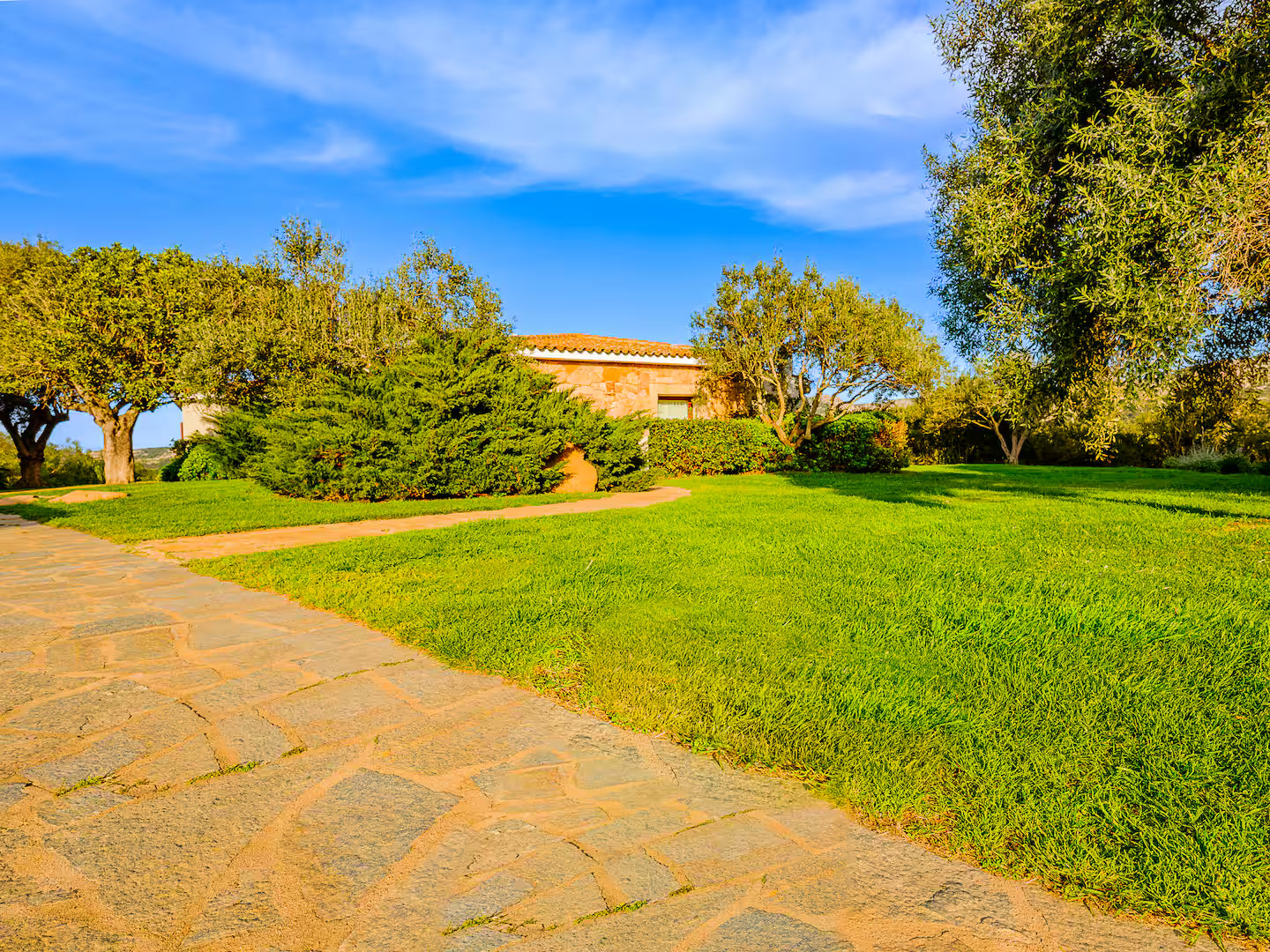 [ "VILLA GINEPRO" // ARZACHENA ]