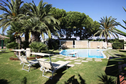 [ "VILLA OLEANDRA" TENNIS E PISCINA PRIVATA // QUARTU SANT'ELENA ]