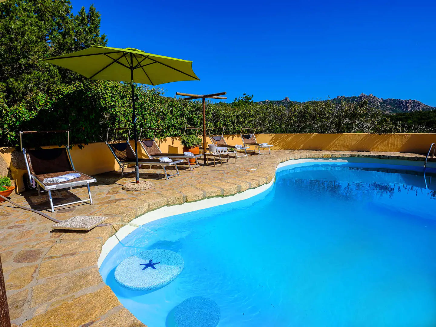 [ "VILLA BLUE" // PORTO CERVO ]
